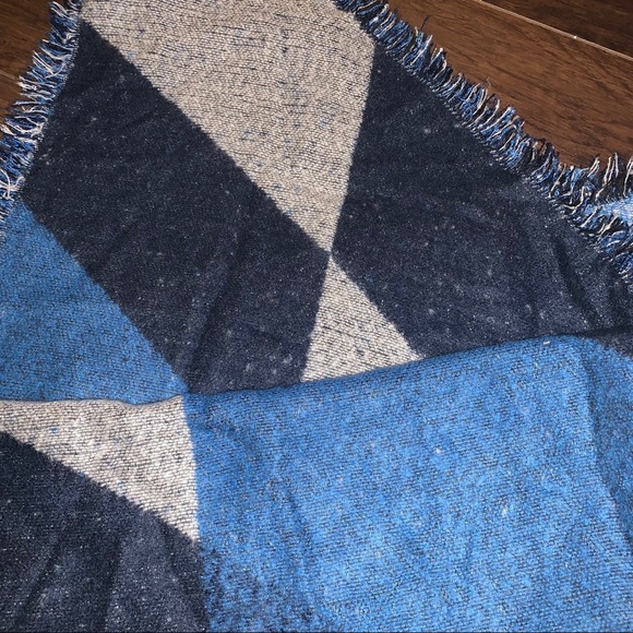 Bundle of Scarves - Picture 10 of 12